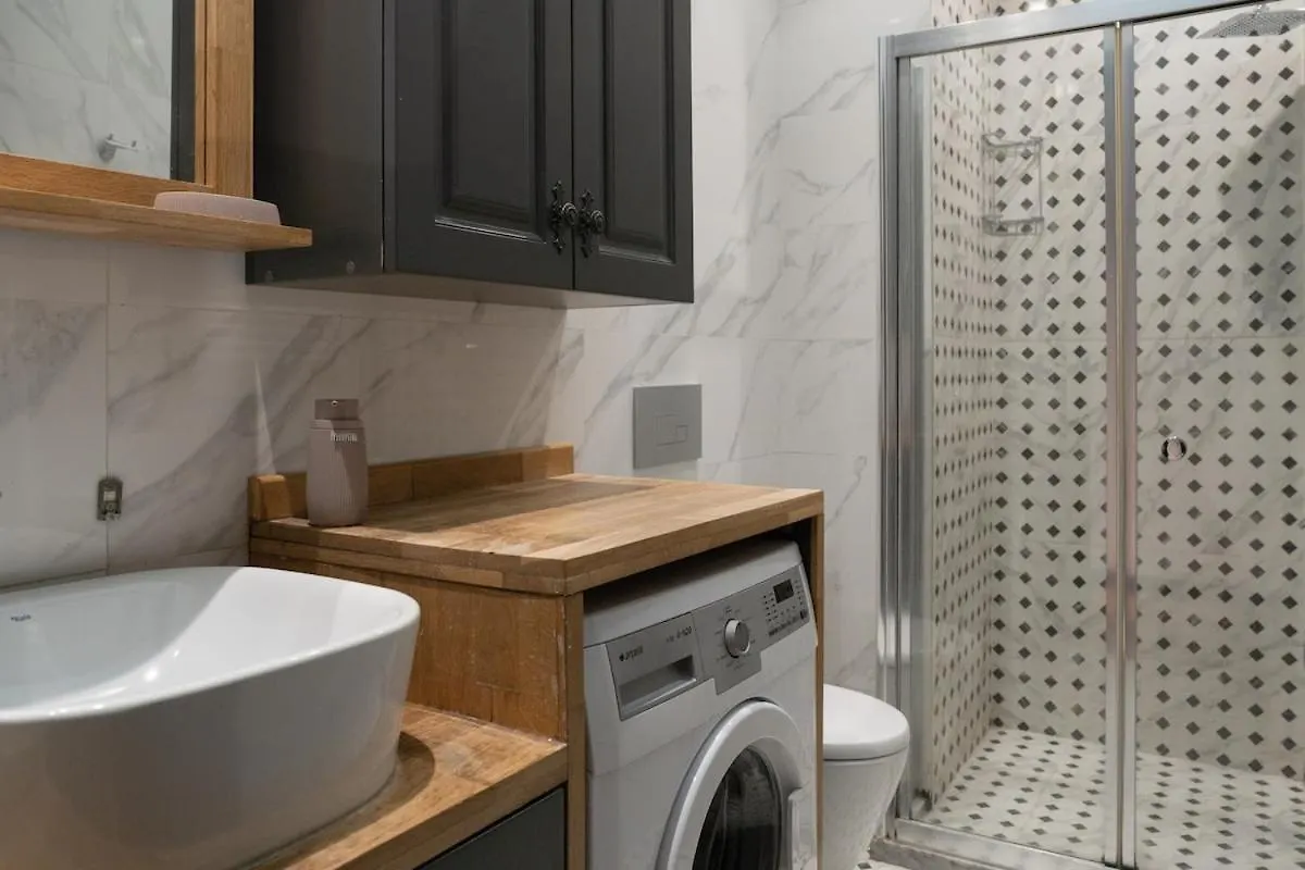 Appartement Charming 1Br Flat With Balcony In Cihangir Istanboel Turkije